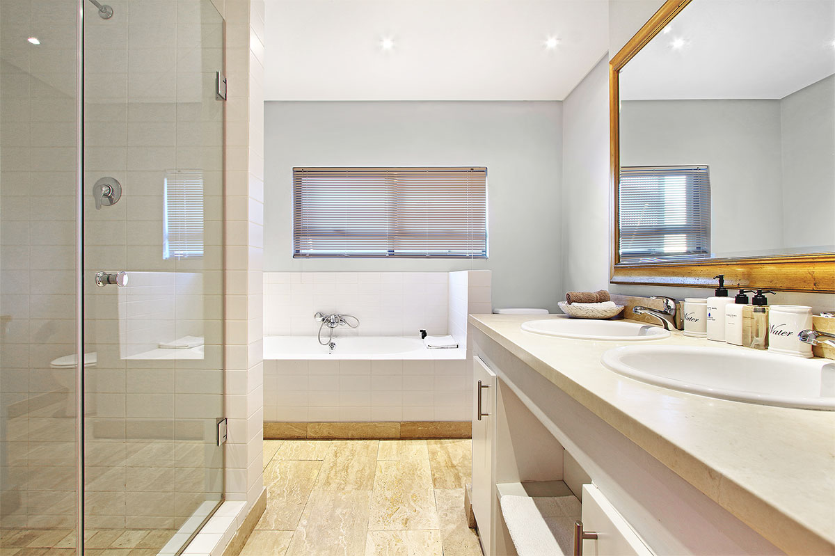 Photo 24 of Belmondo accommodation in Camps Bay, Cape Town with 5 bedrooms and 5 bathrooms