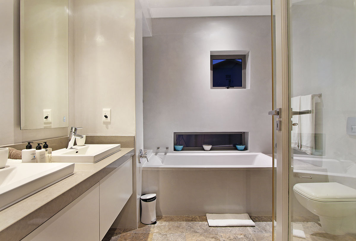 Photo 29 of Belmondo accommodation in Camps Bay, Cape Town with 5 bedrooms and 5 bathrooms