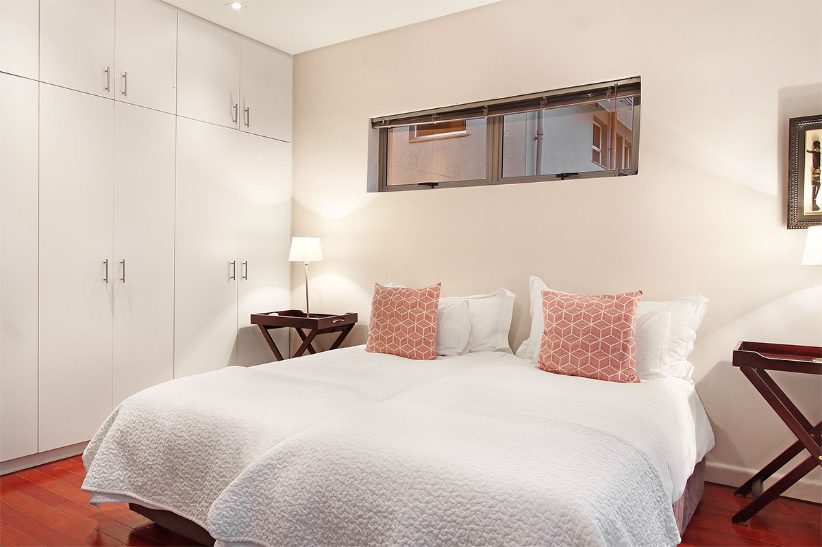 Photo 6 of Belmondo accommodation in Camps Bay, Cape Town with 5 bedrooms and 5 bathrooms