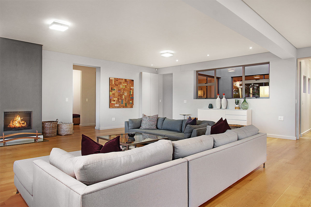 Photo 9 of Belmondo accommodation in Camps Bay, Cape Town with 5 bedrooms and 5 bathrooms