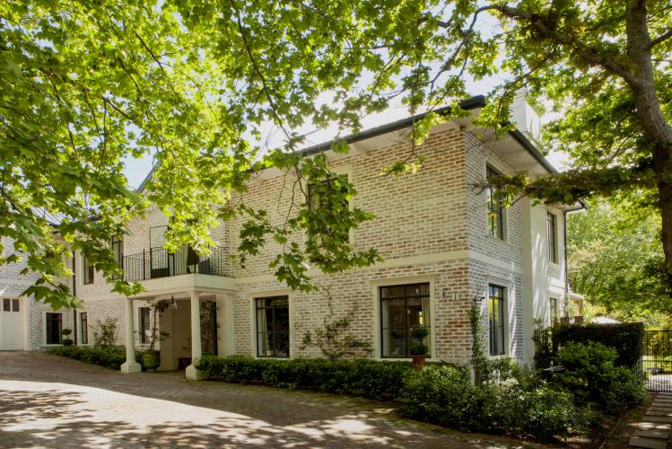 Photo 7 of Bishopscourt La Vue accommodation in Bishopscourt, Cape Town with 5 bedrooms and 5 bathrooms