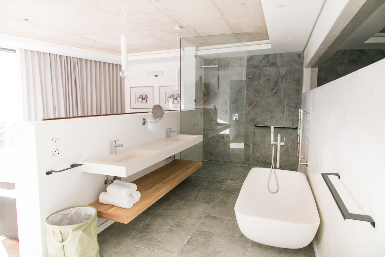 Photo 4 of Camps Bay Beach Villa accommodation in Camps Bay, Cape Town with 4 bedrooms and 4 bathrooms