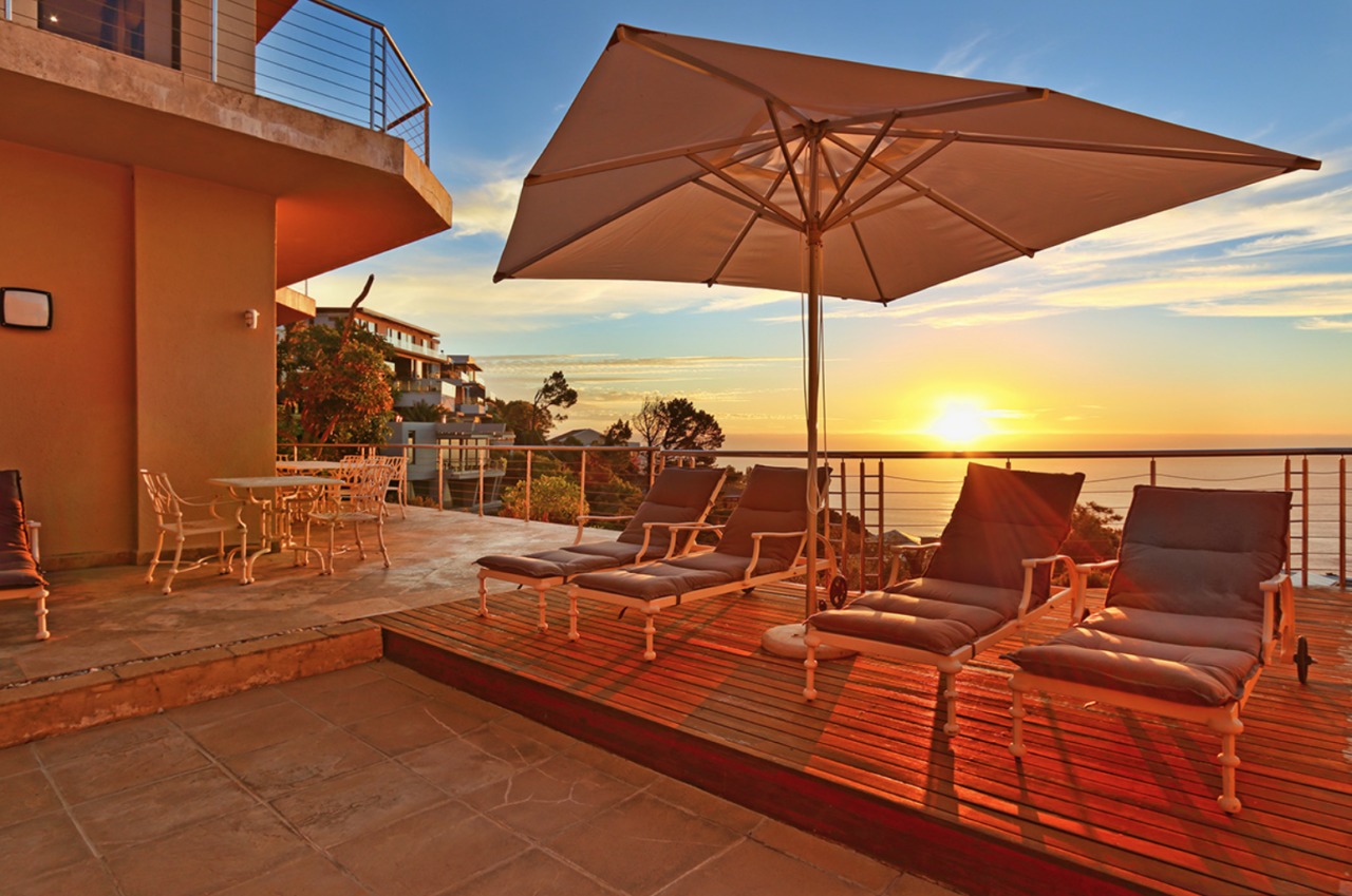 Photo 2 of Camps Bay Retreat Villa accommodation in Camps Bay, Cape Town with 10 bedrooms and 10 bathrooms