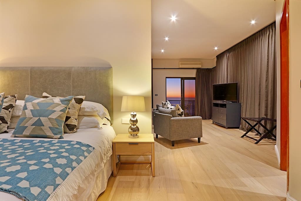 Photo 11 of Camps Bay Retreat Villa accommodation in Camps Bay, Cape Town with 10 bedrooms and 10 bathrooms