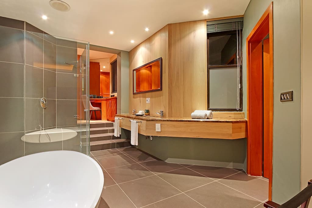 Photo 13 of Camps Bay Retreat Villa accommodation in Camps Bay, Cape Town with 10 bedrooms and 10 bathrooms