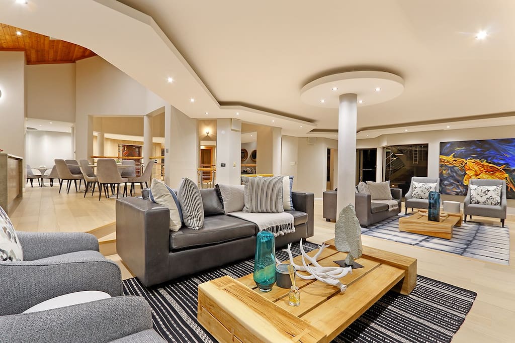 Photo 15 of Camps Bay Retreat Villa accommodation in Camps Bay, Cape Town with 10 bedrooms and 10 bathrooms