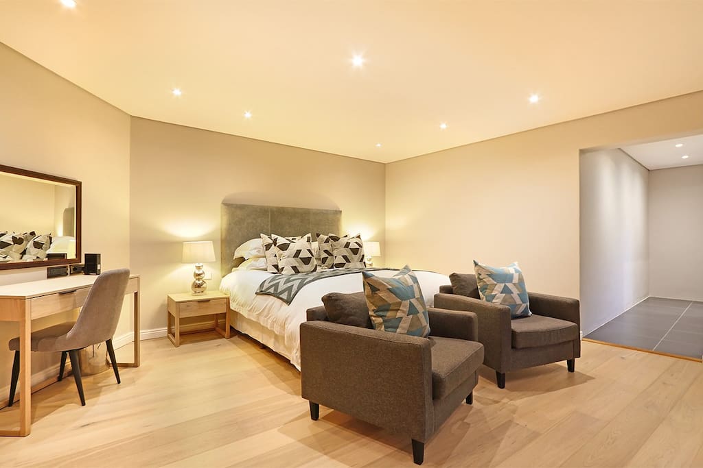 Photo 16 of Camps Bay Retreat Villa accommodation in Camps Bay, Cape Town with 10 bedrooms and 10 bathrooms