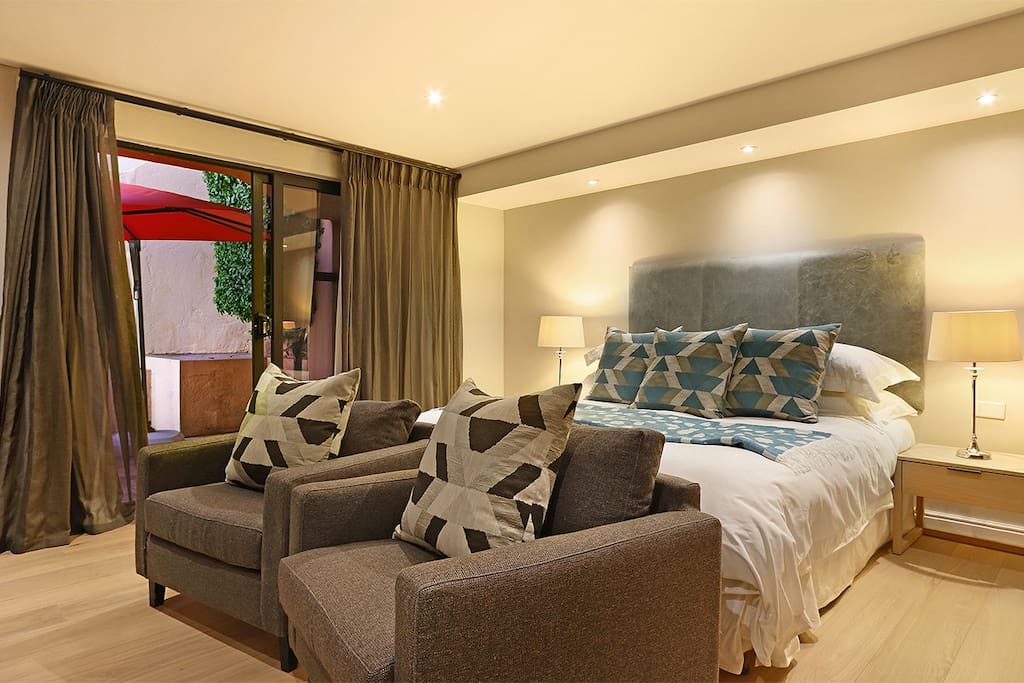 Photo 18 of Camps Bay Retreat Villa accommodation in Camps Bay, Cape Town with 10 bedrooms and 10 bathrooms