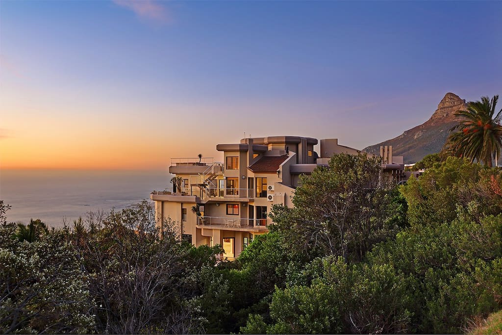 Photo 19 of Camps Bay Retreat Villa accommodation in Camps Bay, Cape Town with 10 bedrooms and 10 bathrooms