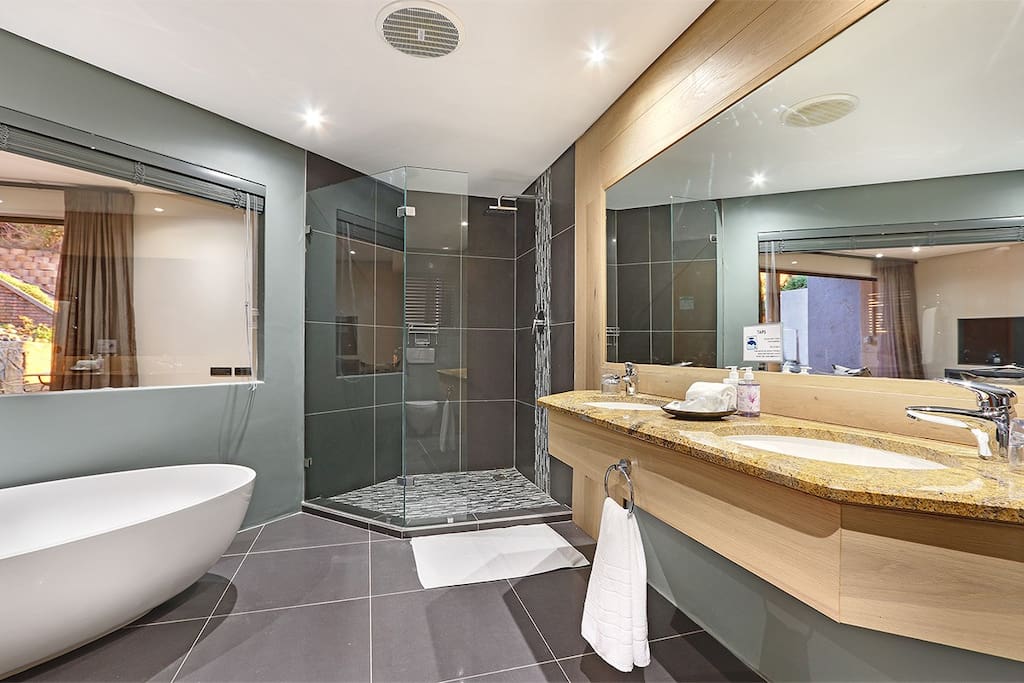 Photo 21 of Camps Bay Retreat Villa accommodation in Camps Bay, Cape Town with 10 bedrooms and 10 bathrooms