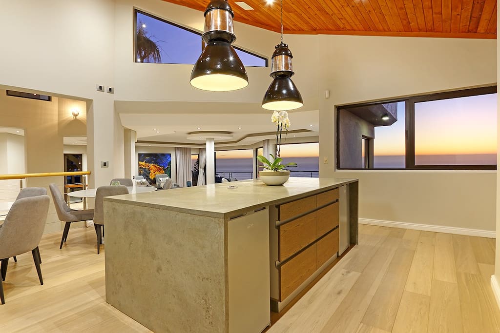 Photo 22 of Camps Bay Retreat Villa accommodation in Camps Bay, Cape Town with 10 bedrooms and 10 bathrooms