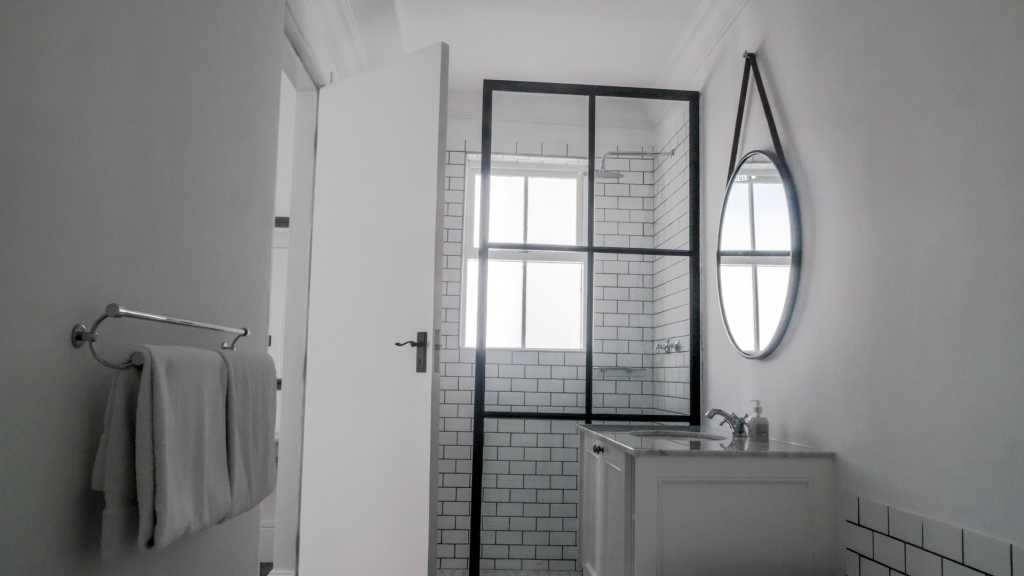 Photo 8 of Camps Bay Views accommodation in Camps Bay, Cape Town with 4 bedrooms and 4 bathrooms