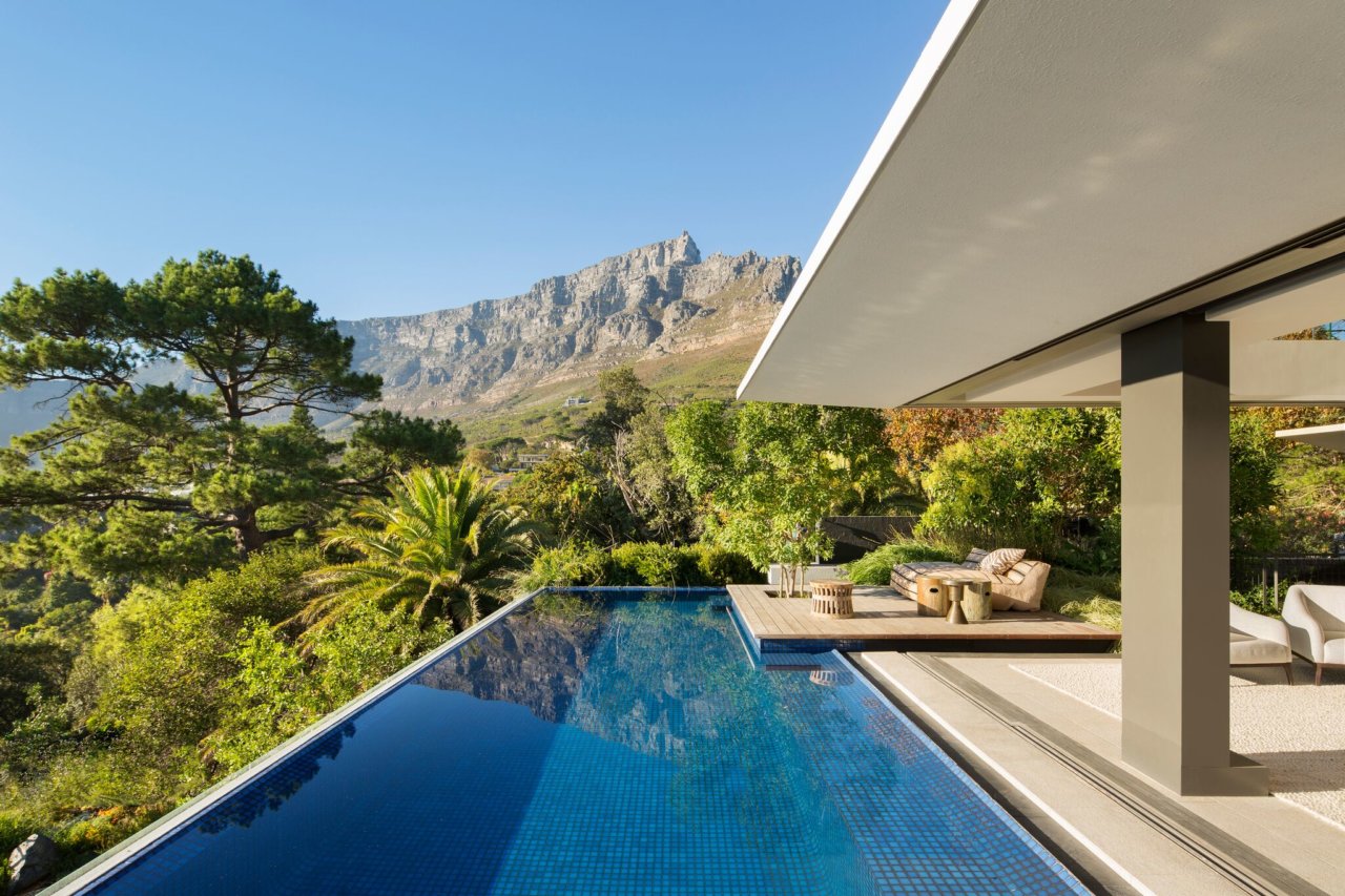 Photo 1 of Cape Kloof accommodation in Higgovale, Cape Town with 4 bedrooms and 4 bathrooms
