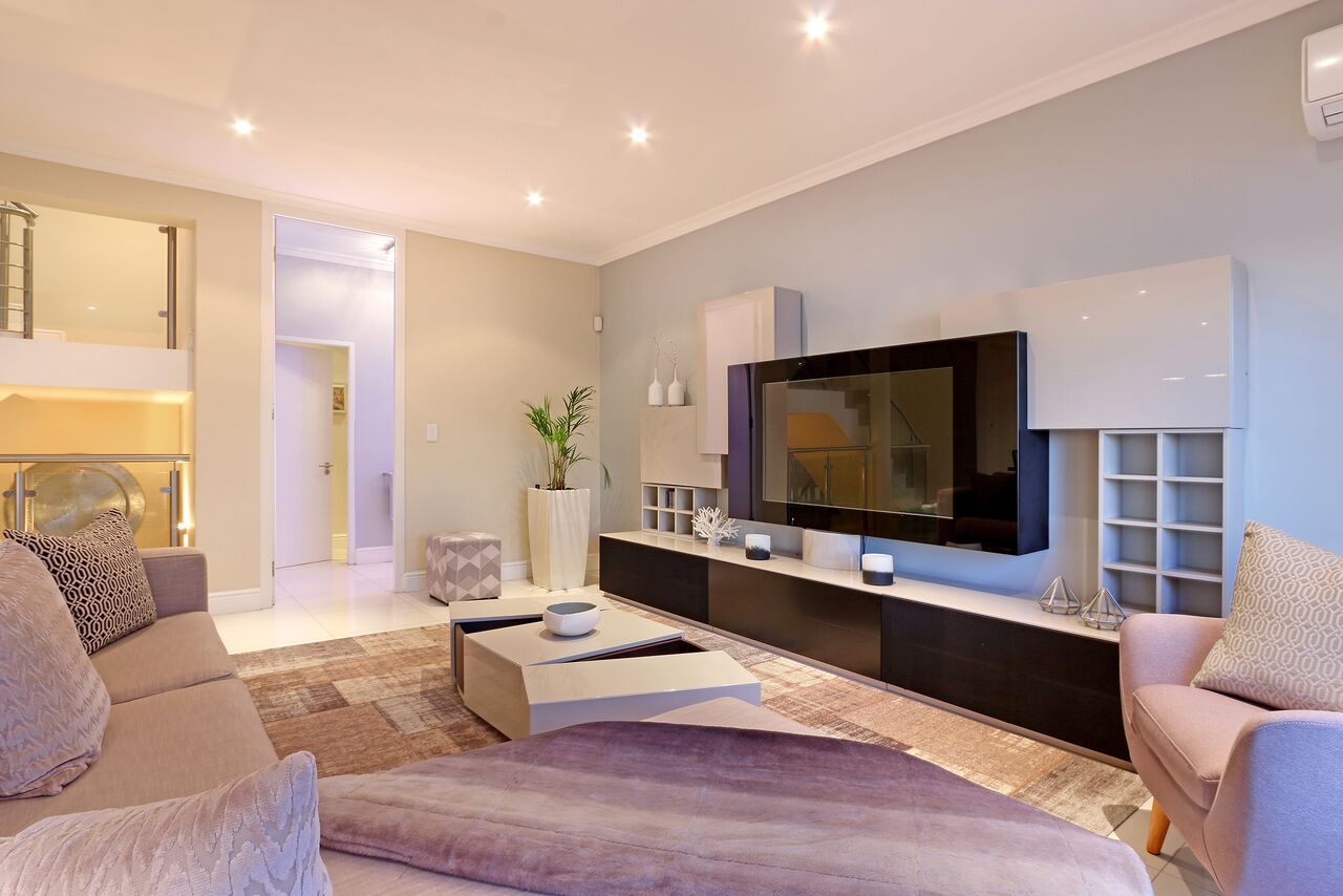 Photo 2 of Cape Nights Villa accommodation in Camps Bay, Cape Town with 5 bedrooms and 5 bathrooms