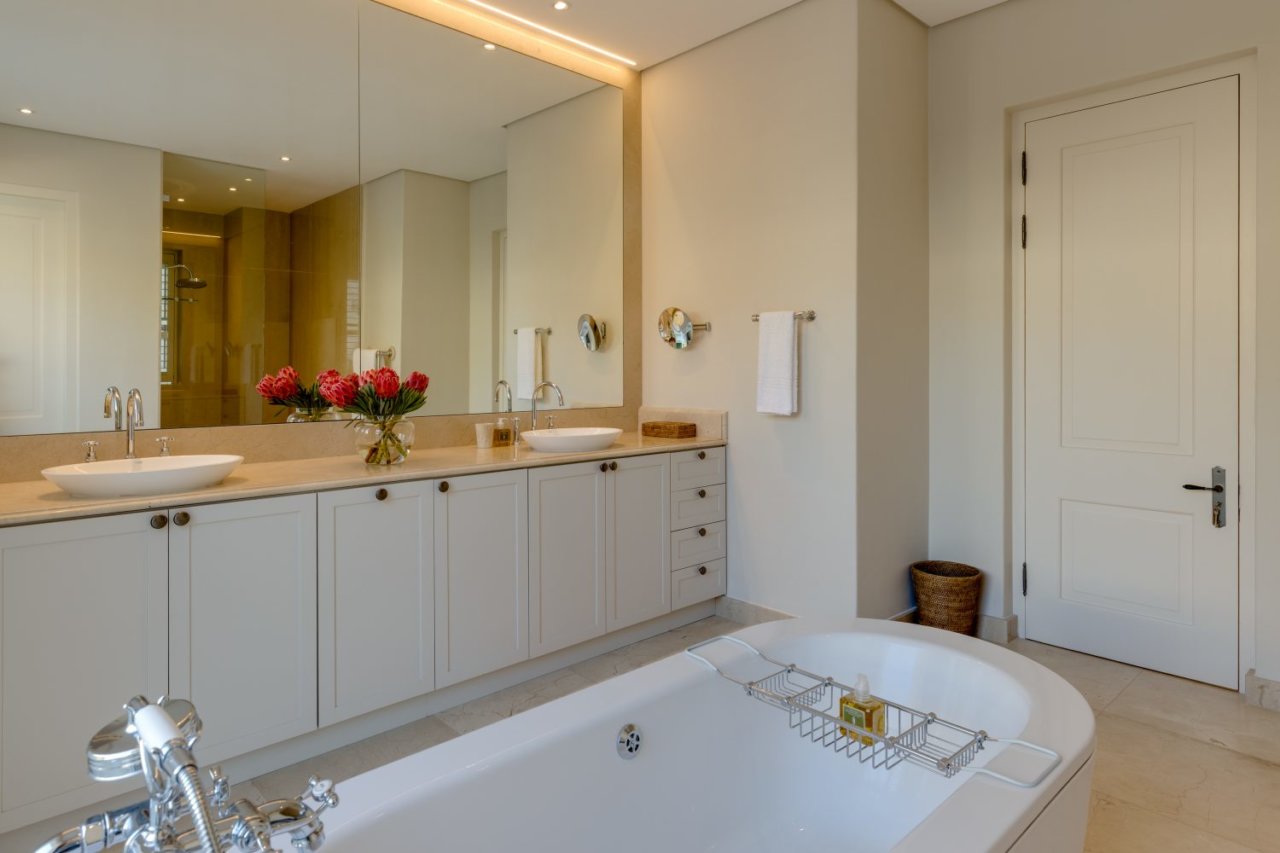 Photo 5 of Claybrook Villa accommodation in Camps Bay, Cape Town with 4 bedrooms and 4 bathrooms