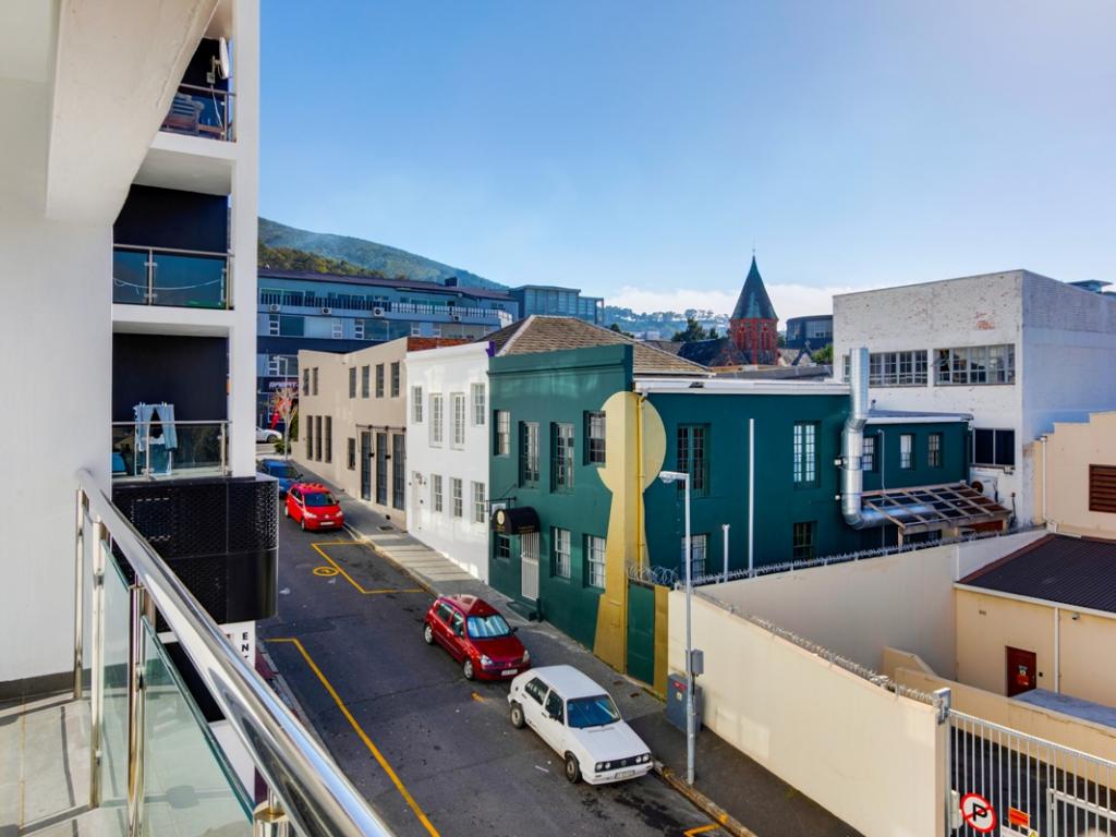 Photo 21 of Danbury Apartment accommodation in City Centre, Cape Town with 1 bedrooms and 1 bathrooms
