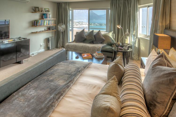 Photo 11 of Dunmore Skies accommodation in Clifton, Cape Town with 2 bedrooms and 2 bathrooms