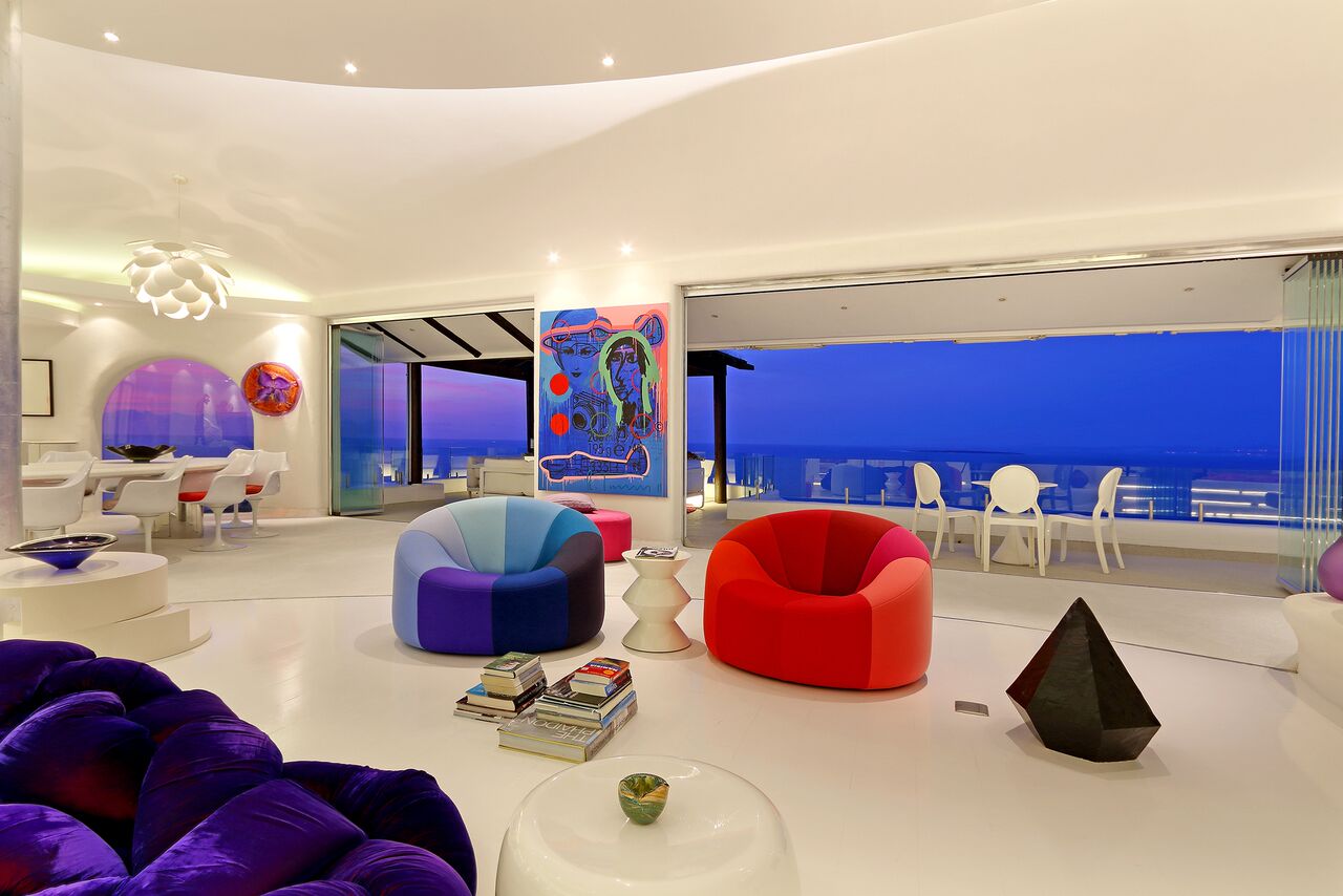 Photo 10 of Eagles Rock Villa accommodation in Bantry Bay, Cape Town with 6 bedrooms and 6 bathrooms
