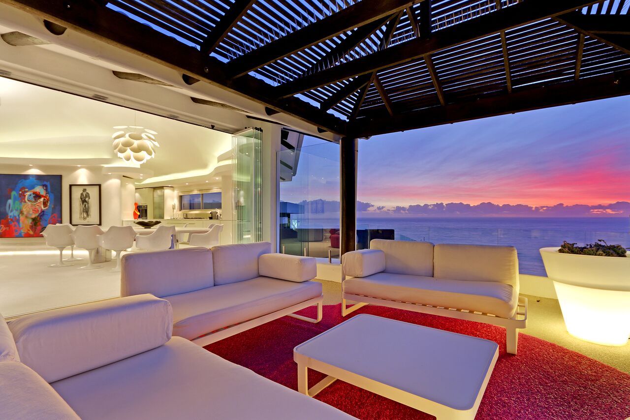 Photo 11 of Eagles Rock Villa accommodation in Bantry Bay, Cape Town with 6 bedrooms and 6 bathrooms
