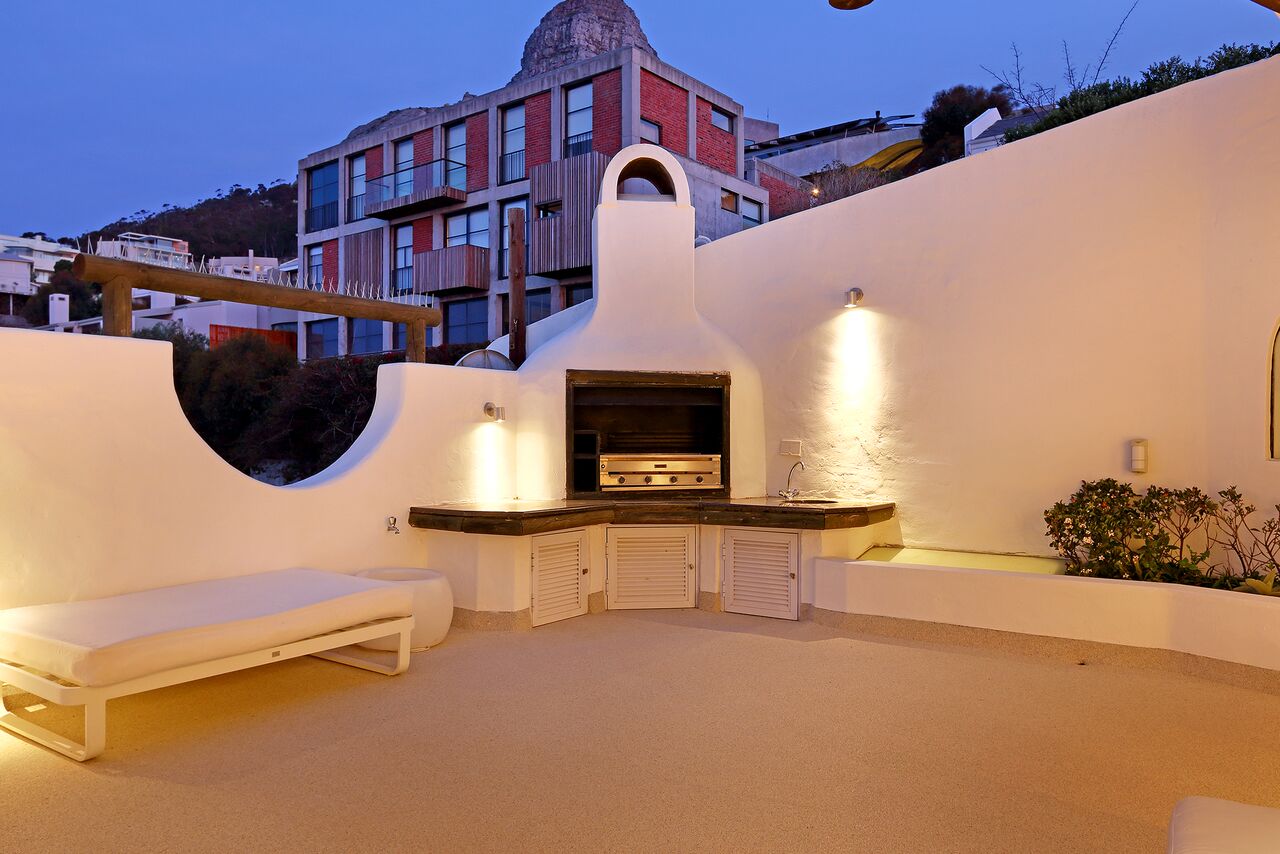 Photo 13 of Eagles Rock Villa accommodation in Bantry Bay, Cape Town with 6 bedrooms and 6 bathrooms