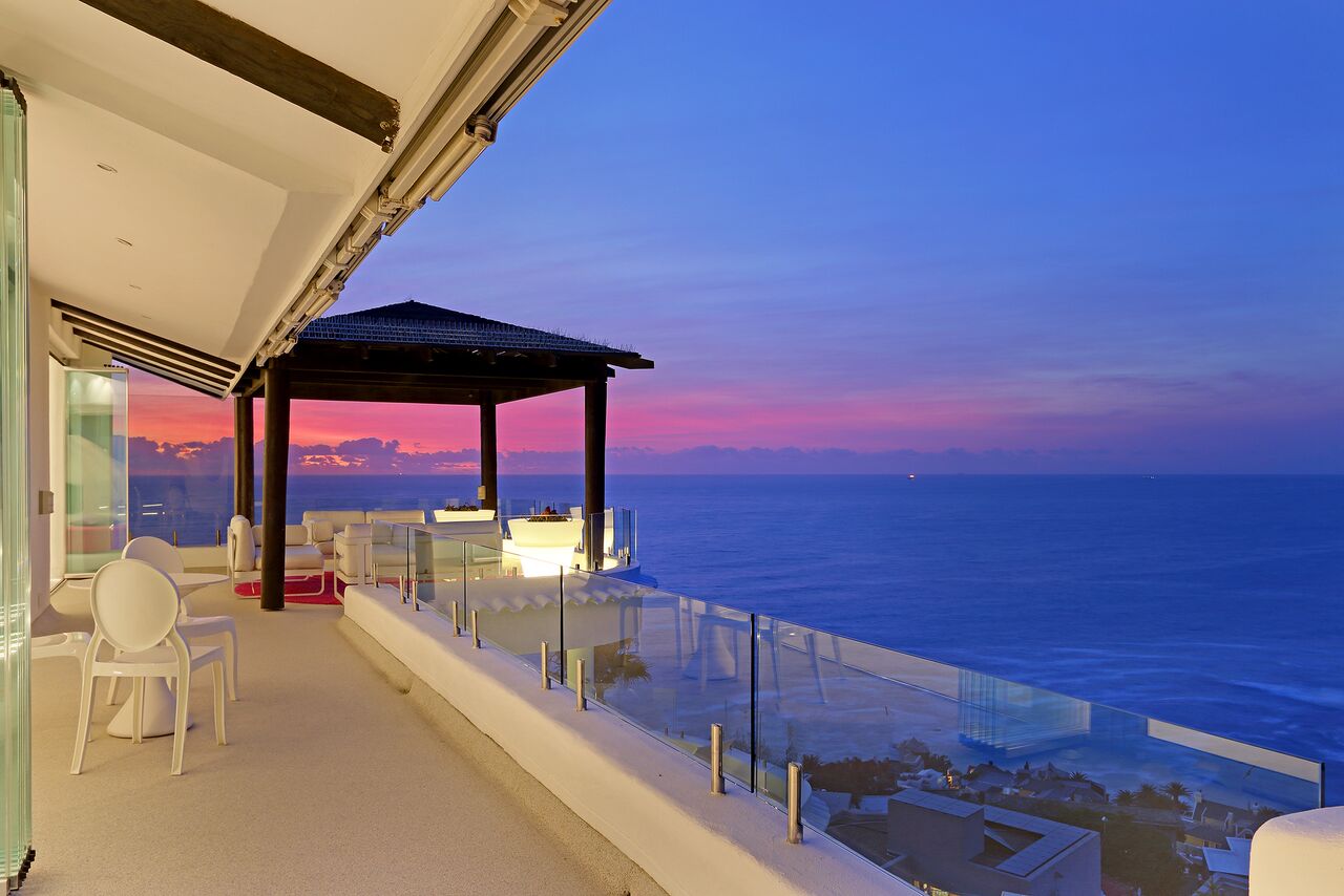 Photo 14 of Eagles Rock Villa accommodation in Bantry Bay, Cape Town with 6 bedrooms and 6 bathrooms