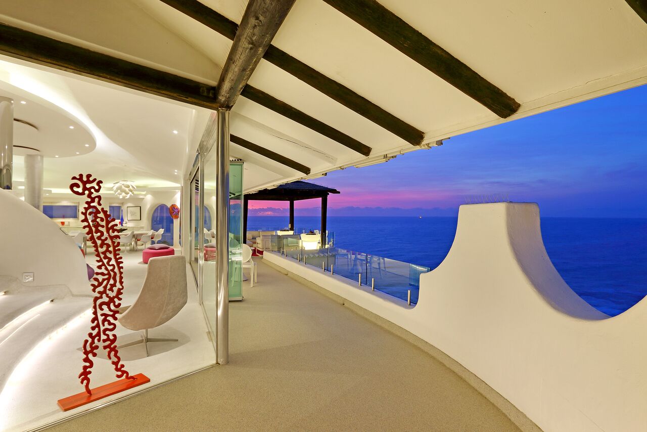 Photo 15 of Eagles Rock Villa accommodation in Bantry Bay, Cape Town with 6 bedrooms and 6 bathrooms