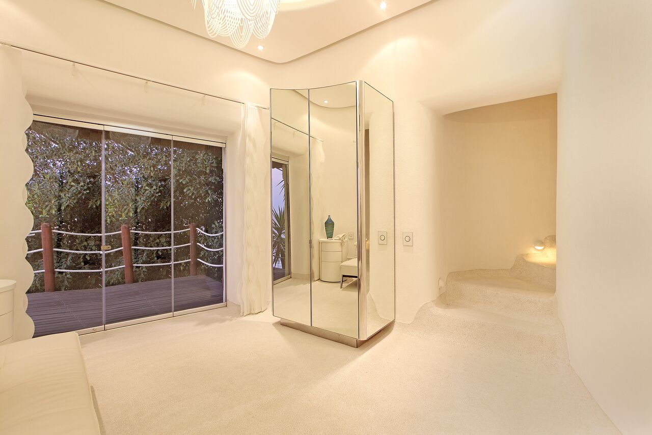 Photo 31 of Eagles Rock Villa accommodation in Bantry Bay, Cape Town with 6 bedrooms and 6 bathrooms