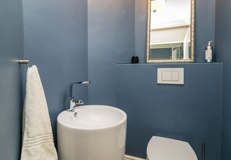 Photo 13 of Edgewater House accommodation in Bantry Bay, Cape Town with 3 bedrooms and 2 bathrooms