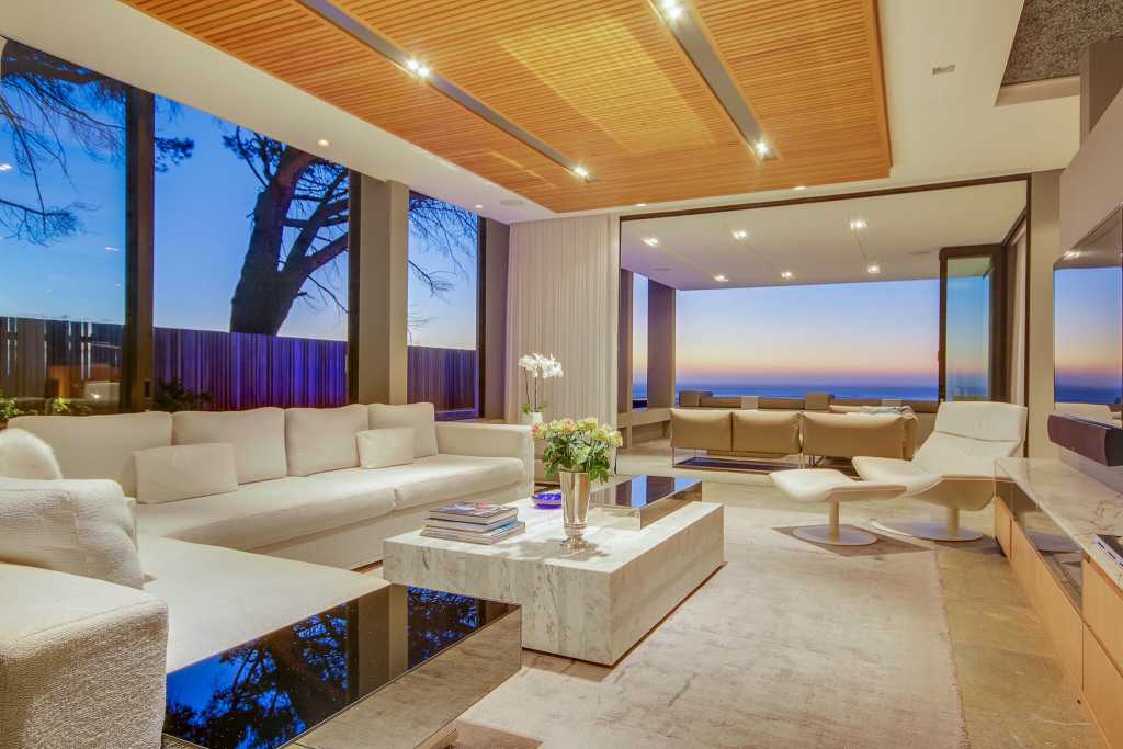 Photo 12 of Geneva Drive Villa accommodation in Camps Bay, Cape Town with 5 bedrooms and 5 bathrooms
