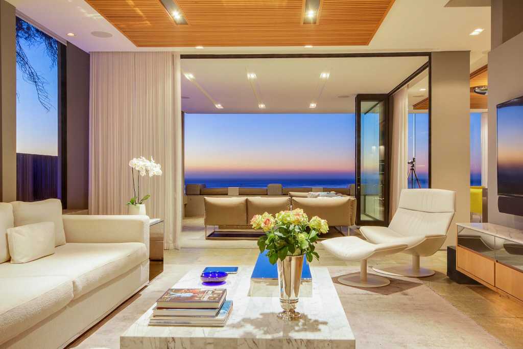 Photo 14 of Geneva Drive Villa accommodation in Camps Bay, Cape Town with 5 bedrooms and 5 bathrooms