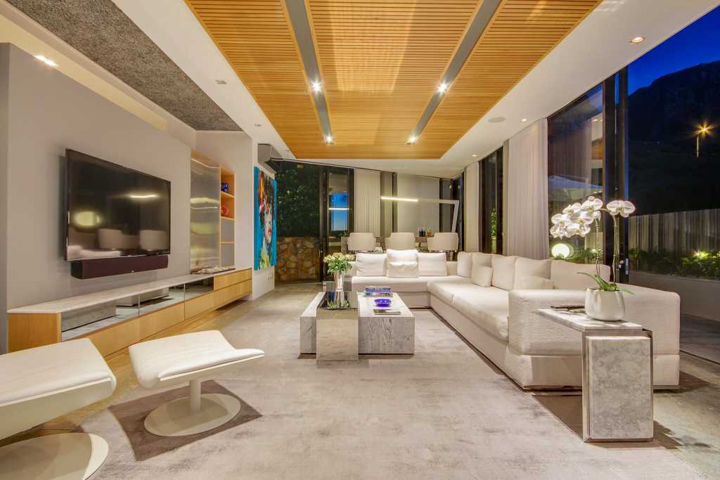 Photo 18 of Geneva Drive Villa accommodation in Camps Bay, Cape Town with 5 bedrooms and 5 bathrooms