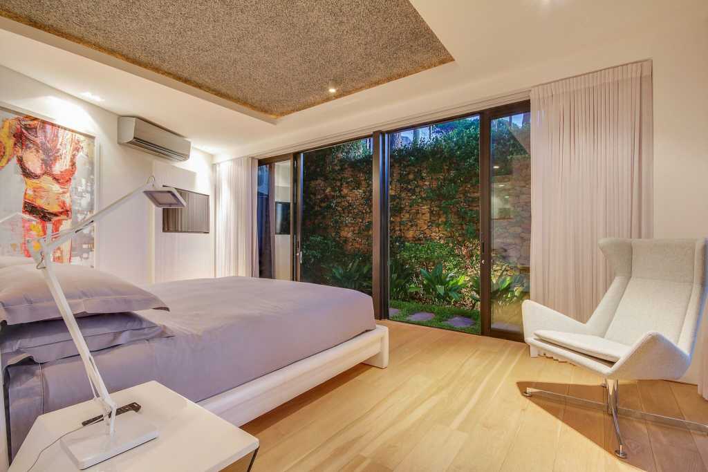 Photo 23 of Geneva Drive Villa accommodation in Camps Bay, Cape Town with 5 bedrooms and 5 bathrooms