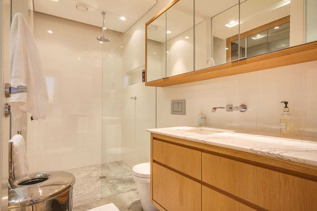 Photo 33 of Geneva Drive Villa accommodation in Camps Bay, Cape Town with 5 bedrooms and 5 bathrooms