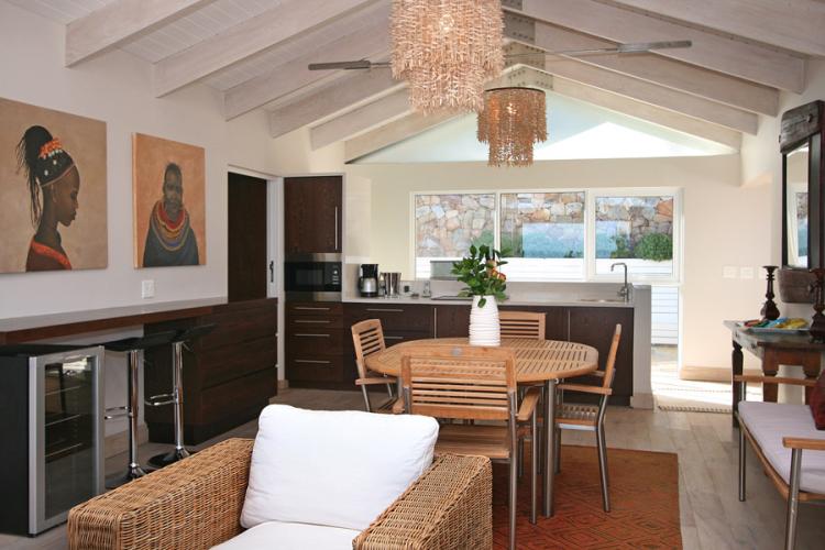 Photo 4 of Glen Beach Penthouse accommodation in Camps Bay, Cape Town with 2 bedrooms and 2 bathrooms