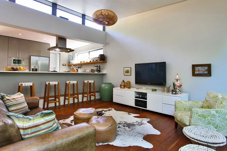 Photo 13 of Higgo Crescent accommodation in Higgovale, Cape Town with 3 bedrooms and 2 bathrooms