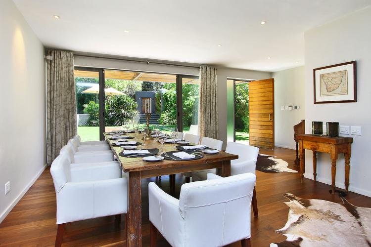 Photo 16 of Higgo Crescent accommodation in Higgovale, Cape Town with 3 bedrooms and 2 bathrooms