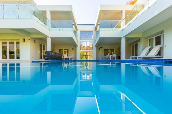 Photo 6 of Bishopscourt Views accommodation in Bishopscourt, Cape Town with 7 bedrooms and 7 bathrooms