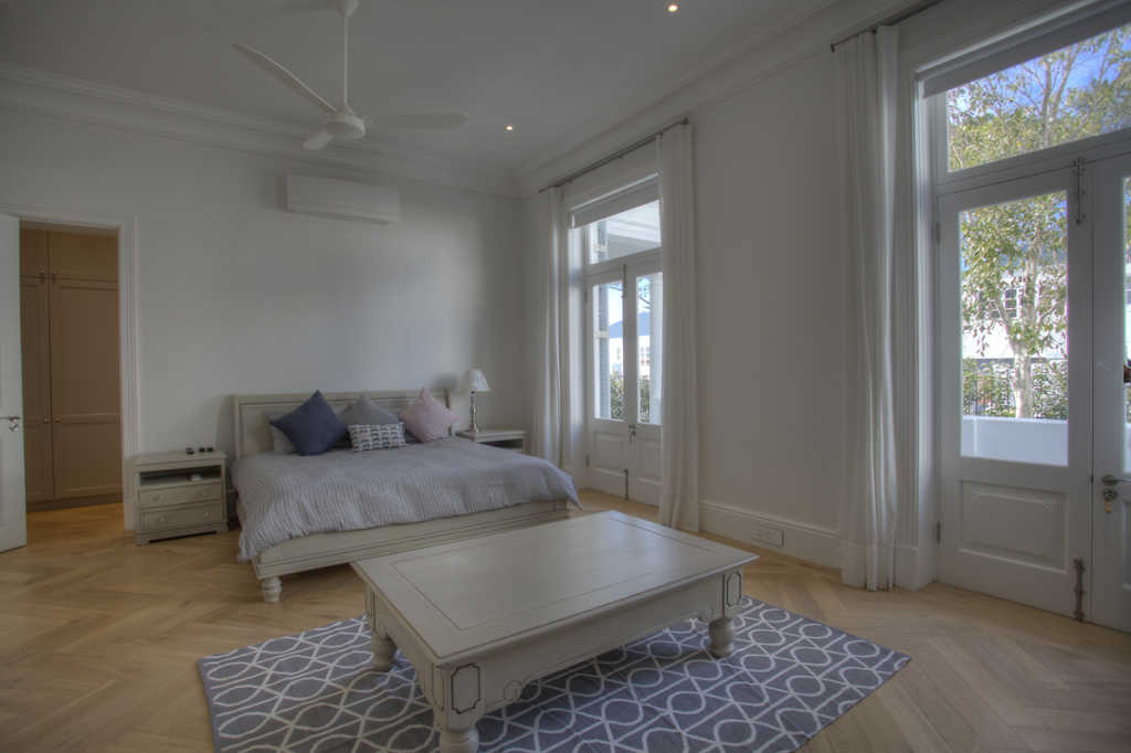 Photo 18 of Hoogeind Manor accommodation in Upper Claremont, Cape Town with 5 bedrooms and 4 bathrooms