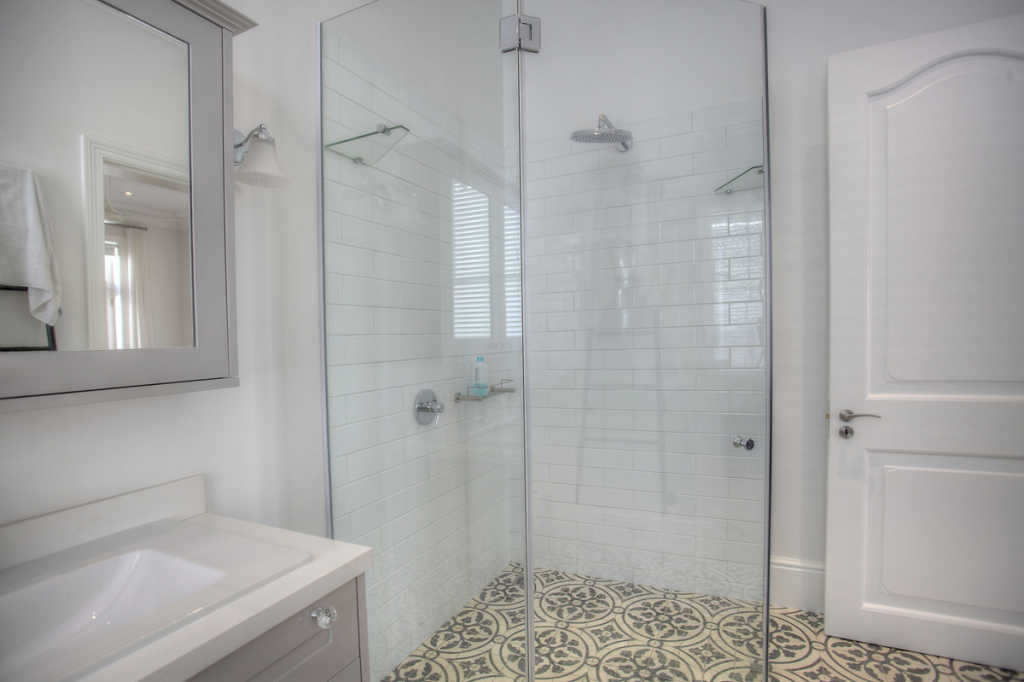 Photo 22 of Hoogeind Manor accommodation in Upper Claremont, Cape Town with 5 bedrooms and 4 bathrooms