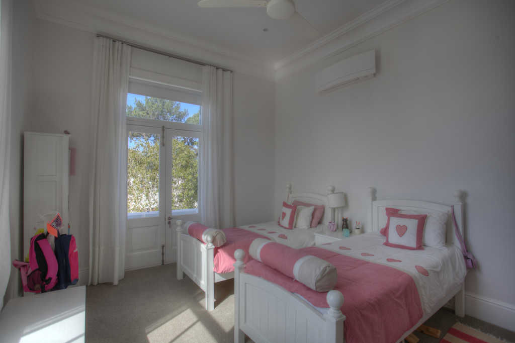 Photo 23 of Hoogeind Manor accommodation in Upper Claremont, Cape Town with 5 bedrooms and 4 bathrooms