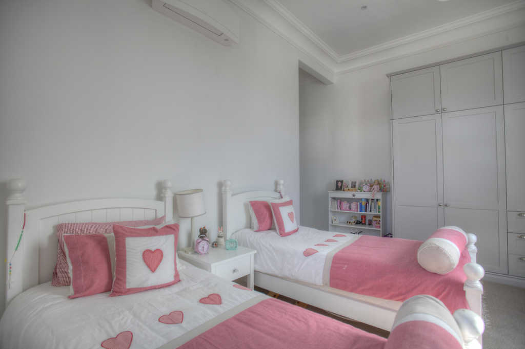 Photo 24 of Hoogeind Manor accommodation in Upper Claremont, Cape Town with 5 bedrooms and 4 bathrooms