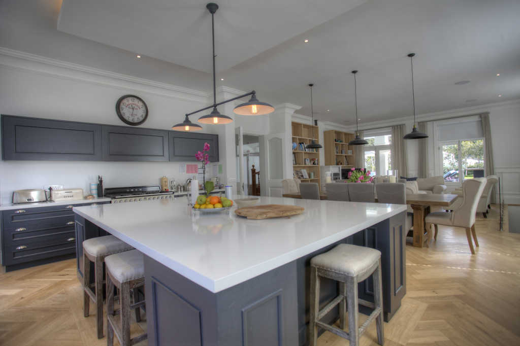 Photo 27 of Hoogeind Manor accommodation in Upper Claremont, Cape Town with 5 bedrooms and 4 bathrooms