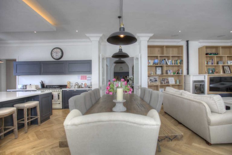 Photo 28 of Hoogeind Manor accommodation in Upper Claremont, Cape Town with 5 bedrooms and 4 bathrooms