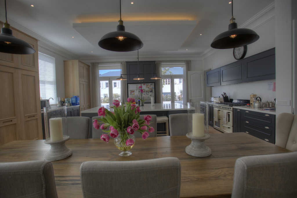 Photo 29 of Hoogeind Manor accommodation in Upper Claremont, Cape Town with 5 bedrooms and 4 bathrooms