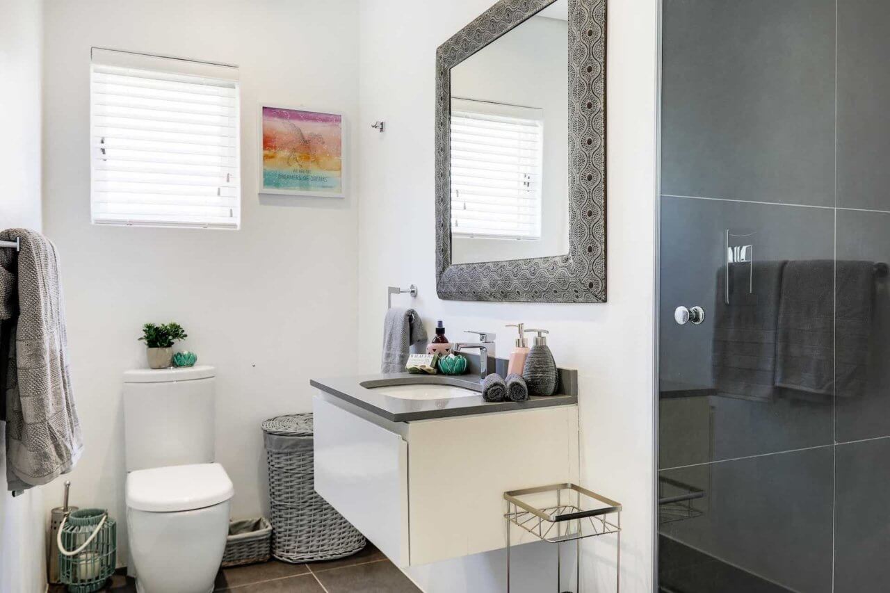 Photo 8 of Jo Leo Villa accommodation in Camps Bay, Cape Town with 4 bedrooms and 3 bathrooms