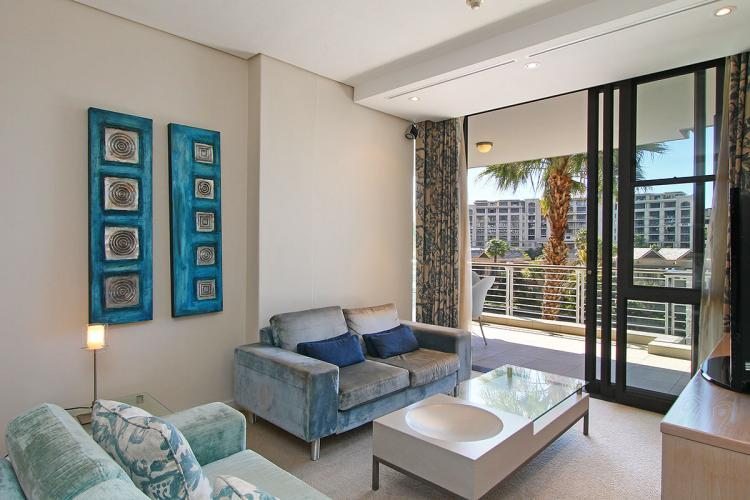 Photo 3 of Juliette 210 accommodation in V&A Waterfront, Cape Town with 1 bedrooms and 1 bathrooms