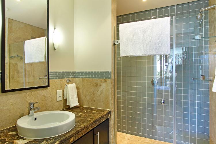 Photo 10 of Juliette 210 accommodation in V&A Waterfront, Cape Town with 1 bedrooms and 1 bathrooms