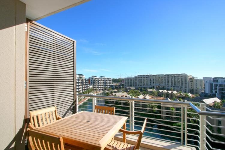 Photo 6 of Juliette 503 accommodation in V&A Waterfront, Cape Town with 1 bedrooms and 1 bathrooms