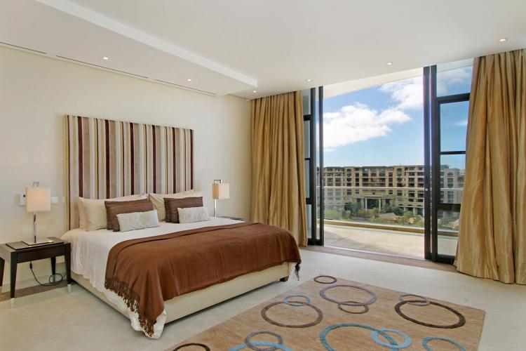 Photo 11 of Juliette 703 accommodation in V&A Waterfront, Cape Town with 3 bedrooms and 3 bathrooms