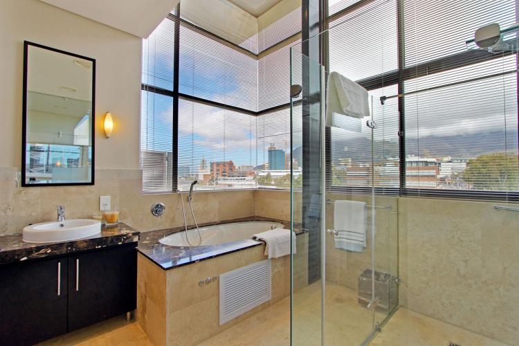 Photo 12 of Juliette 703 accommodation in V&A Waterfront, Cape Town with 3 bedrooms and 3 bathrooms